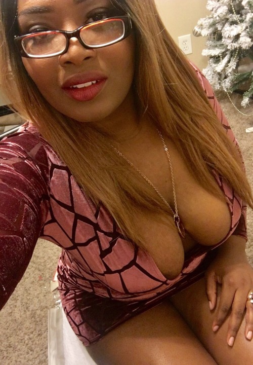 meatgod: nuffsed69:  Thick Ebony 