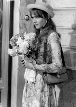 billowy:  Anna Karina 