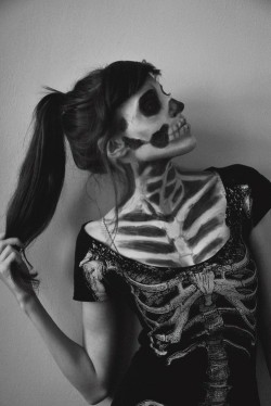 aestheticalheart:  Halloween<33 on <a href=”http://weheartit.com/entry/140569907?utm_campaign=share&utm_medium=image_share&utm_source=tumblr”>We