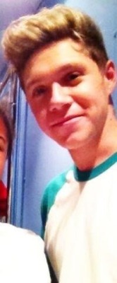 musiclover-1d:  Niall today