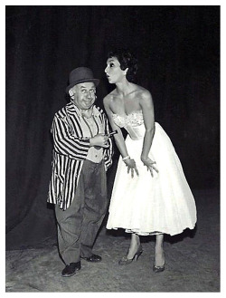 Novita   (aka. Rosie Mitchell)   Posing with popular Burlesk