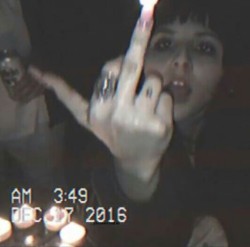 missfuckinworld:    Middle fingers up if you don’t give a fuck.Bring