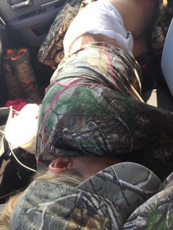 thebambinogirl:  Tired after a long morning of hunting. Daddy