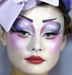 nigga-are-you-even-kawaii:  One of the most iconic makeup artists,