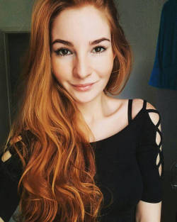 hellyeahredheads:Soos Gabriella