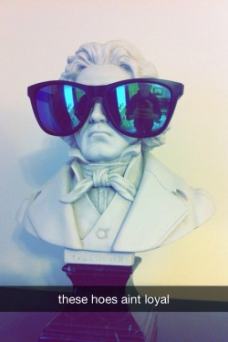 hipsparta:  beethoven up in the house like 