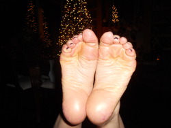 For all of you who keep asking for pics of my soles, here you