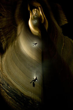 e4rthy:  “Fantastic Pit” Ellison’s Cave, Georgia by Stephen