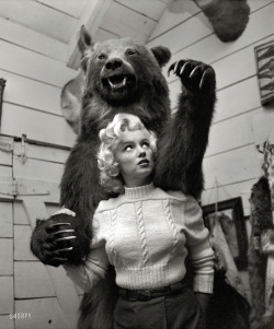 beneta:  Marilyn Monroe in Alberta, Canada, in 1953 for the filming