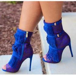 ideservenewshoesblog:  BEY - BLUE BOOTIES 