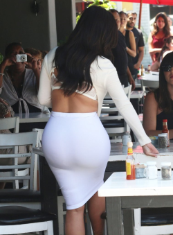 kimkardashianfashionstyle:  June 23, 2014 - Kim Kardashian arriving