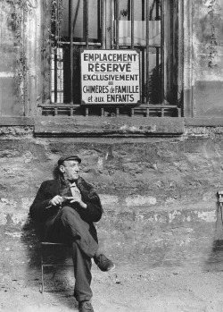 Robert Doisneau - Jardin Des Plantes, 1951. “Emplacement