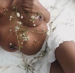 littleshayrose:  Felt like some kind of plant baby 