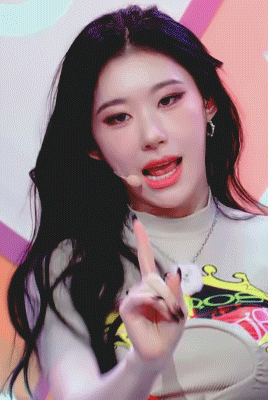 itzyys:   (221202) Chaeryeong - Cheshire
