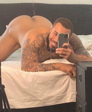 thickumsandthangs21:Sexy ￼