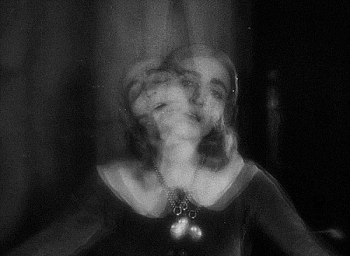 countess-zaleska:  La chute de la maison Usher (1928) dir. Jean