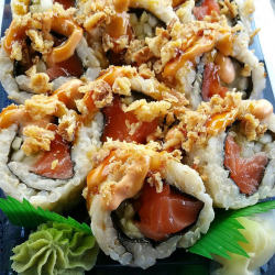 fatty-food:   	Love sushi for lunch.. With crunchies on top.
