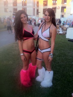 festivalgirls:Furry boots http://tiny.cc/cwqtiy