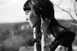 grinned:  Hannah Snowdon by jadecarneyphotography on Flickr.