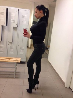 I love Aletta Oceanâ€™s side profile pic. She has a nice