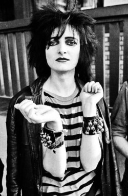 the-nostalgic-wave: Siouxsie Sioux