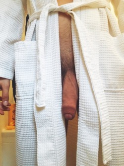 worshiperofmen:  AHH ! I LOVE FUCK'N ROBE COCK !