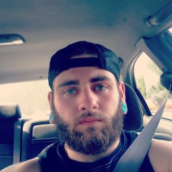 scuzzymelons:  #selfie #beard #plugs 