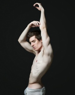 ultrawolvesunderthefullmoon:  Australian Model and Dancer Joseph