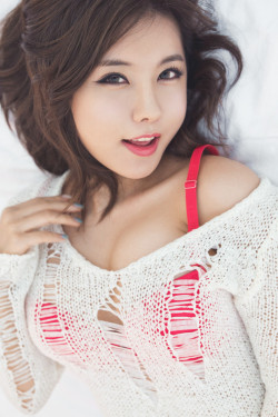 asiadreaming:    ryu ji hye | 류지혜  