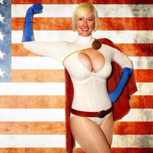 agentburgos:  Best #powergirl ever #vegaspgcosplay #cosplayer #cosplay #model @comicbtherapy 