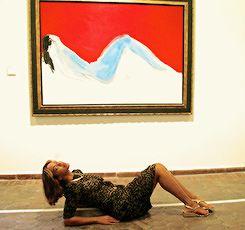 lol-esbian:lemonaades: Beyoncé imitating art pieces.   did you