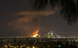 yahoonewsphotos:   Los Angeles conflagration destroys buildingsFire