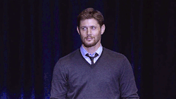 thegoodlittlesoldier:  Jensen and his adorable smile at the UCLA