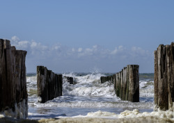 wdb-photography:  Splashing waves