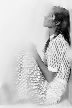senyahearts:  Gisele Bündchen by Zee Nunes for Vogue Brazil,