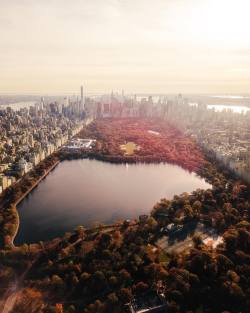 mymodernmet:Photographer Sends a Drone Over NYC to Prove the