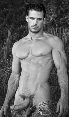 hungdownunder:  For more hot guys, follow me at:http://hungdownunder.tumblr.com/