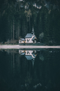 ponderation:  Reflections In The Dark by Johannes Hulsch   Instagram |