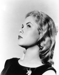  Elizabeth Montgomery 