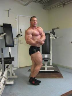 bodybuilders bolt-on-tits tgurls fine asses and pl