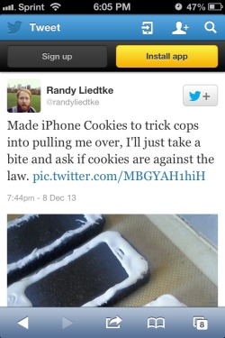 darrynek:  thagoodthings:  Found out what happened to the iPhone