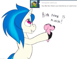 vinylanswers:  He ith my betht friend!  D'awww~! <3