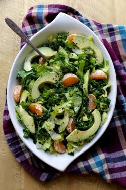 foodffs:  Kale, Avocado, Tangerine, and Sesame Salad  Really