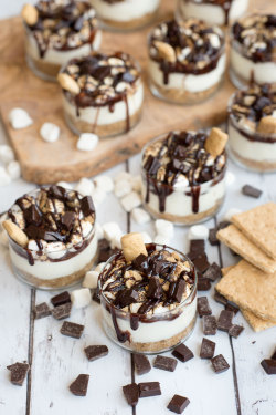 foodffs:  A recipe for insanely delicious Mini S’mores No-Bake