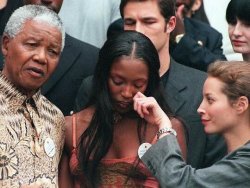 phreshouttarunway: Naomi Campbell’s assistant removing tears