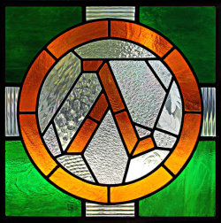 insanelygaming:  Half Life Stained Glass Panel Created by MartianGlasswork