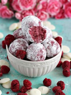 foodffs:  White Chocolate Raspberry Truffles Recipe:  http://peasandpeonies.com/2017/01/white-chocolate-raspberry-truffles