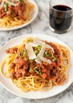 foodffs:  Spaghetti with Turkey BologneseReally nice recipes.