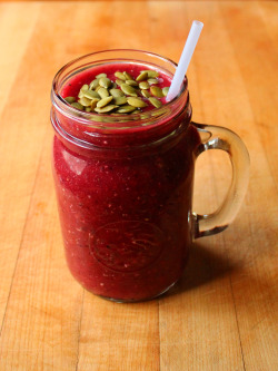 garden-of-vegan:  Berry-Mango Green Tea Smoothie Yields 1 smoothie