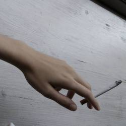 lacrimonalisa:  akşamsigarası #evening #cigarette #handsinframe